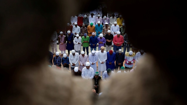Lebaran di India (Foto: Reuters/Amit Dave)