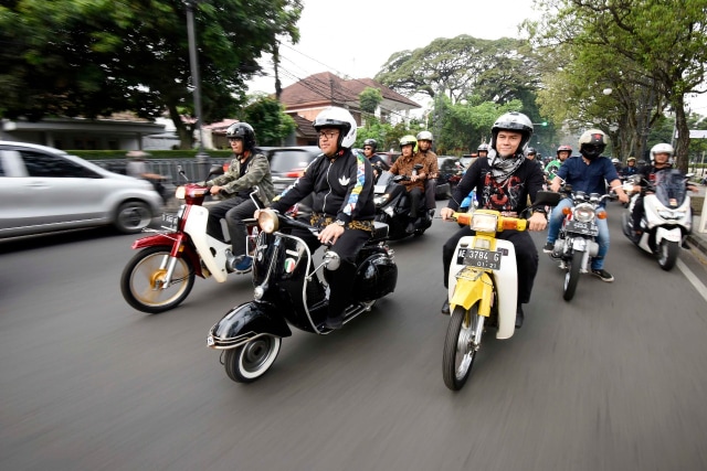 Konvoi bersama Aher dan Ustaz Hanan Attaki. (Foto: humas.jabarprov.go.id)