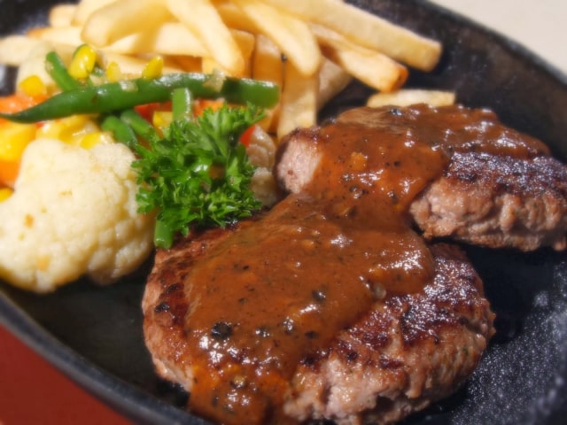 Beef Patty Steak With Black Pepper Sauce