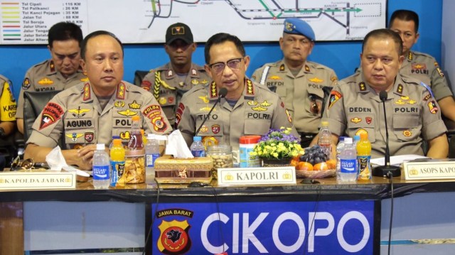 Kapolri tinjau Pos Pelayanan Terpadu Cikopo (Foto: Dok. Mabes Polri)