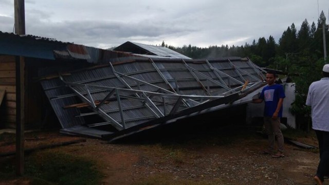 Kerusakan akibat angin puting beliung di Aceh (Foto: Dok. BPBA)