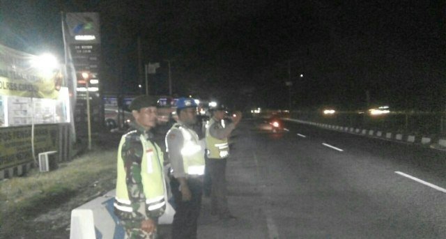 Jajaran TNI Di Cirebon Membantu Polri Dalam Pengamanan Hari Raya Dan Arus Mudik Balik Lebaran 2018