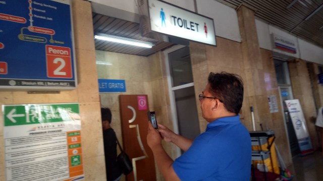 Ombudsman inspeksi Stasiun Tanah Abang (Foto: Fahrian Saleh/kumparan)