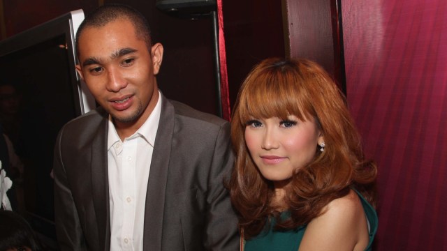Enji dan Ayu Ting Ting. (Foto: Munady Widjaja)