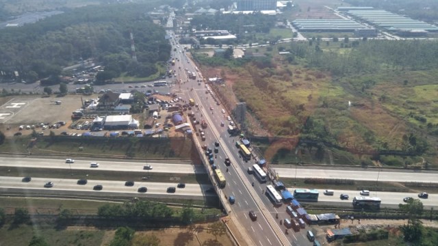 Pantauan udara arus balik  di Tol Cipali. (Foto: Dok. Basarnas)
