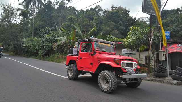 Jeep wisata Merapi masih beroperasi. (Foto: Arfiansyah Panji/kumparan)
