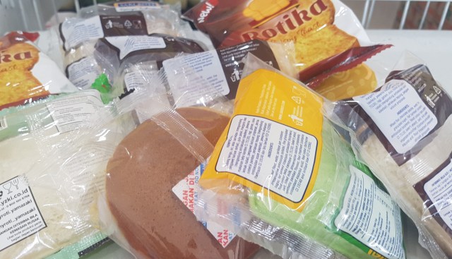 Jajanan Minimarket - Roti (Foto: Imesh)