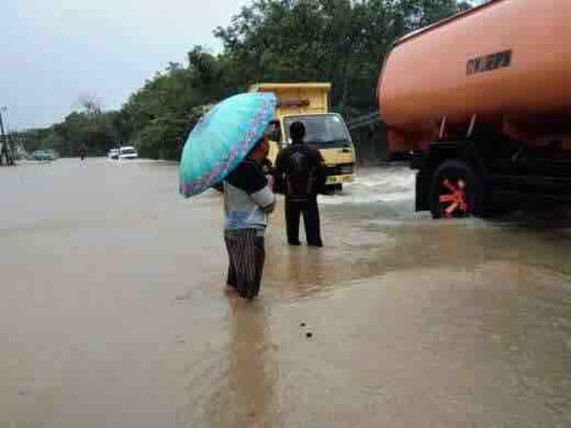 Video: Banjir Mengepung Kabupaten Tanah Bumbu Kalsel