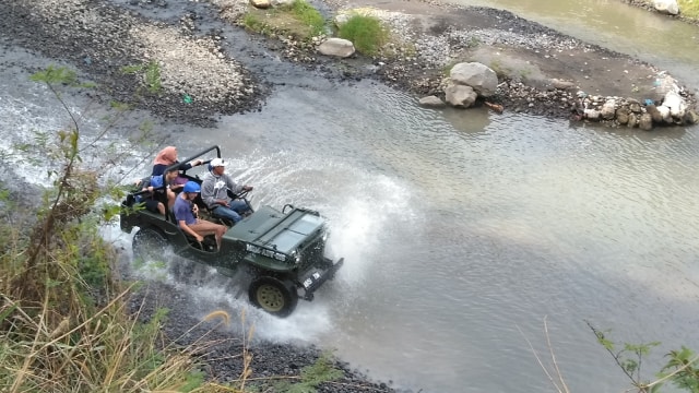 Aktivitas jip wisata Lava Tour Merapi (Foto: Arfiansyah Panji/kumparan)