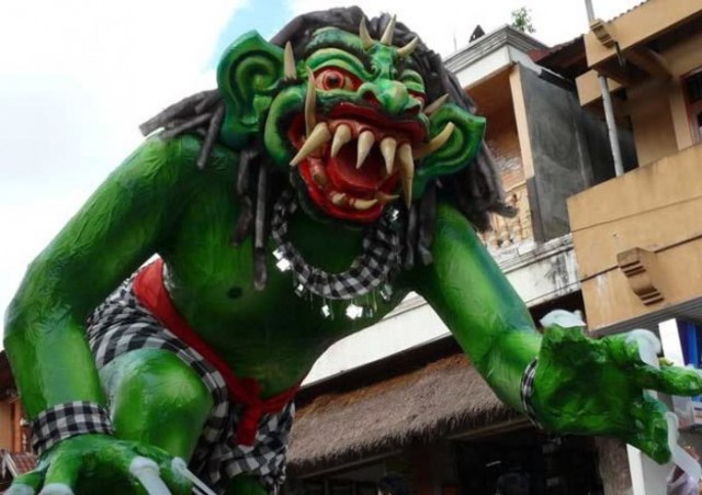 Makhluk Raksasa 'Buta Ijo'