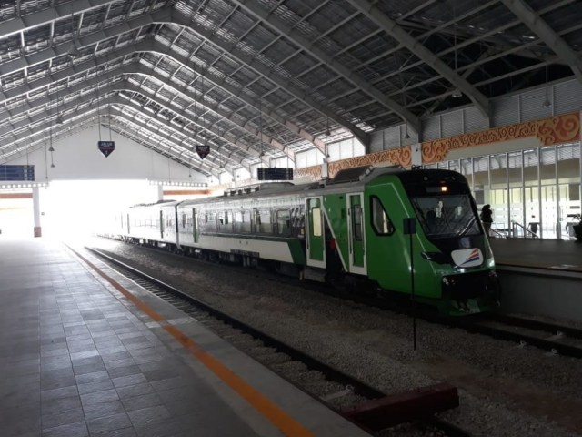 Kereta Bandara Internasional Minangkabau yang Jadi Magnet Wisata Warga