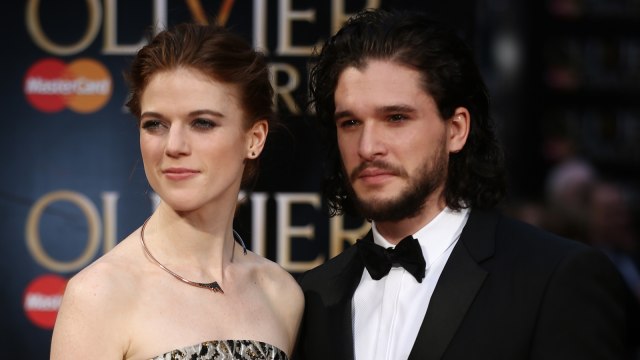 Kit Harington dan Leslie. (Foto: AFP/Justin Tallis)