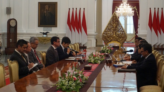 Jokowi Terima Menlu Jepang Taro Kono. (Foto: Yudhistira Amran Saleh/kumparan)