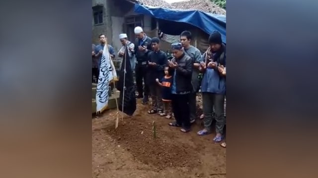 Pemakaman Hari Moekti. (Foto: Facebook Hari Moekti)