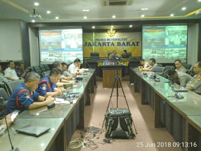 Dandim 0503/JB Hadiri Live Vicon di Mapolres Jakarta Barat (1)