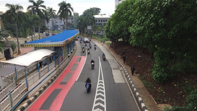 Lalin Jl. Metro Pondok Indahk ke arah Lb. Bulus. (Foto: Yuana Fatwalloh/kumparan)
