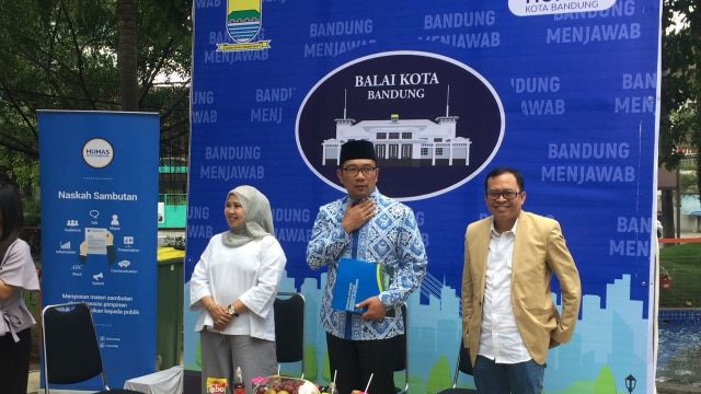 Ridwan Kamil di Taman Sejarah Bandung. (Foto: Raga Imam/kumparan)