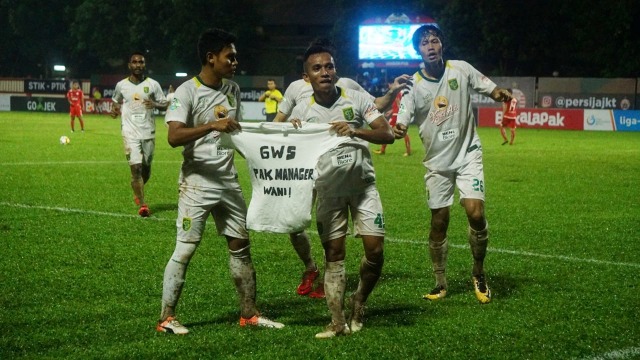Selebrasi pemain Persebaya (Foto: Iqbal Firdaus/kumparan)
