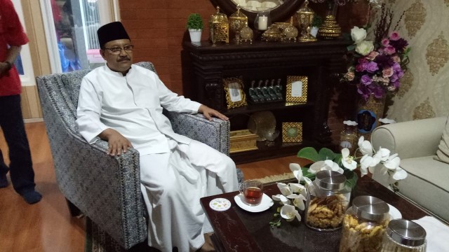 Aktivitas pagi Gus Ipul di hari Pilkada (Foto: Ferio Pristiawan/kumparan)