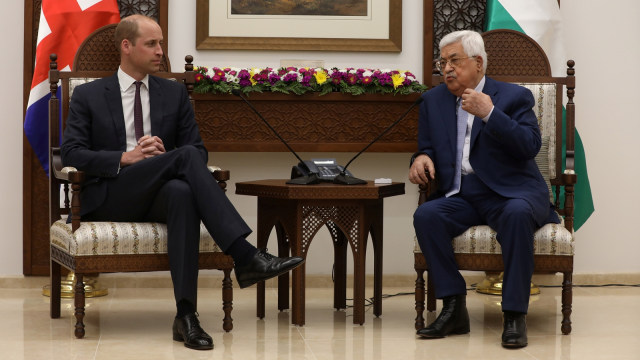 Pangeran William temuo Mahmoud Abbas (Foto: Alaa Badarneh/Pool via Reuters)