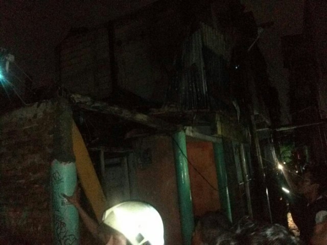 Kebakaran Hanguskan Dua Rumah di Pemukiman Padat Palmerah (10)