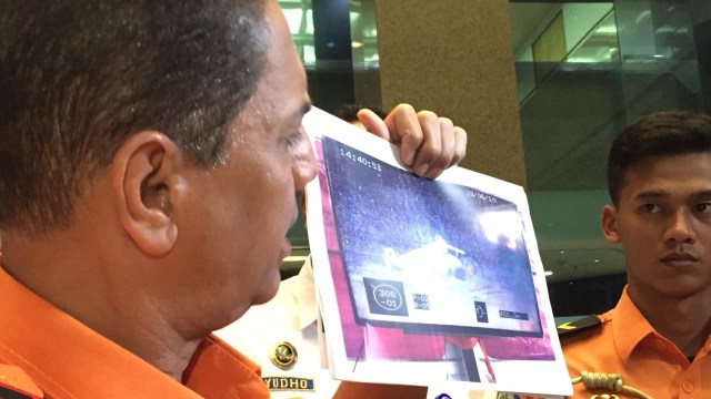 Konferensi pers pencarian korban KM Sinar Bangun. (Foto: Yuana Fatwalloh/kumparan)