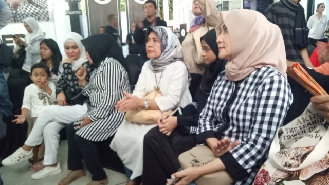 Para pendukung Bima Arya-Dedie. (Foto: Rachmadin Ismail/kumparna)