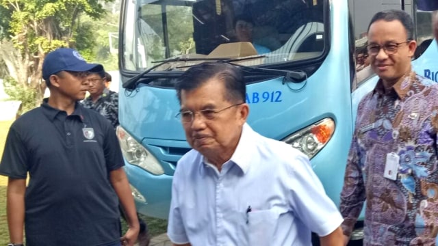 Anies dan JK tinjau venue BMX (Foto: Nabilla Fatiara/kumparan)