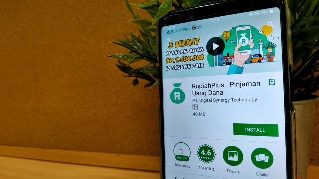 Aplikasi pinjam uang RupiahPlus. (Foto: Jofie Yordan/kumparan)