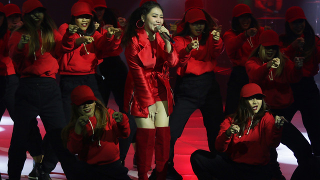 Penyanyi dangdut Indonesia, Via Vallen. (Foto: Rivan Awal Lingga/Antara)
