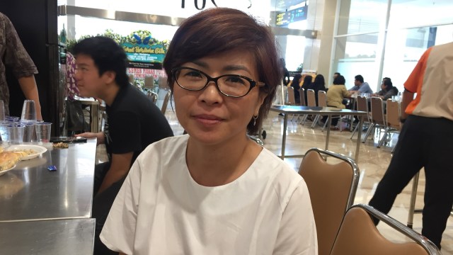 Kerabat keluarga di rumah duka Ernest (Foto: Fachrul Irwinsyah/kumparan)