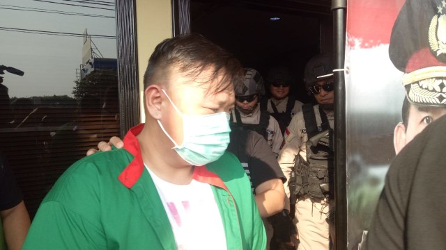 Penangkapan Artis RB alias Reza Bukan. (Foto: Ainul Qalbi/kumparan)