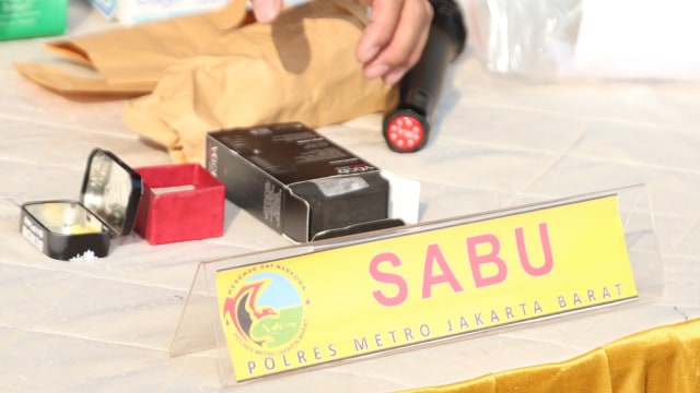 Barang bukti penangkapan Reza Bukan. (Foto: Munady)