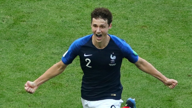 Pavard usai mencetak gol. (Foto: REUTERS/Pilar Olivares)