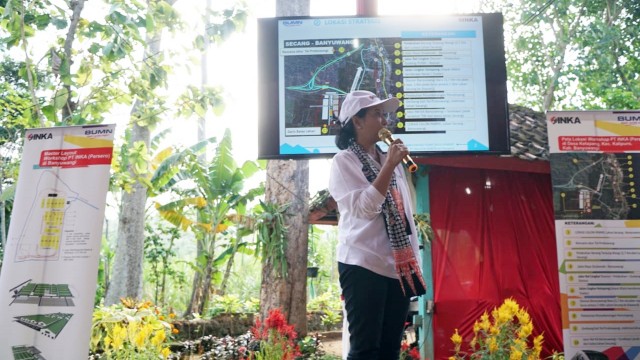Rini Soemarno di pembangunan pabrik PT INKA (Foto: Kementerian BUMN)