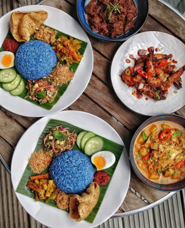 Nasi Biru Khas Malaysia