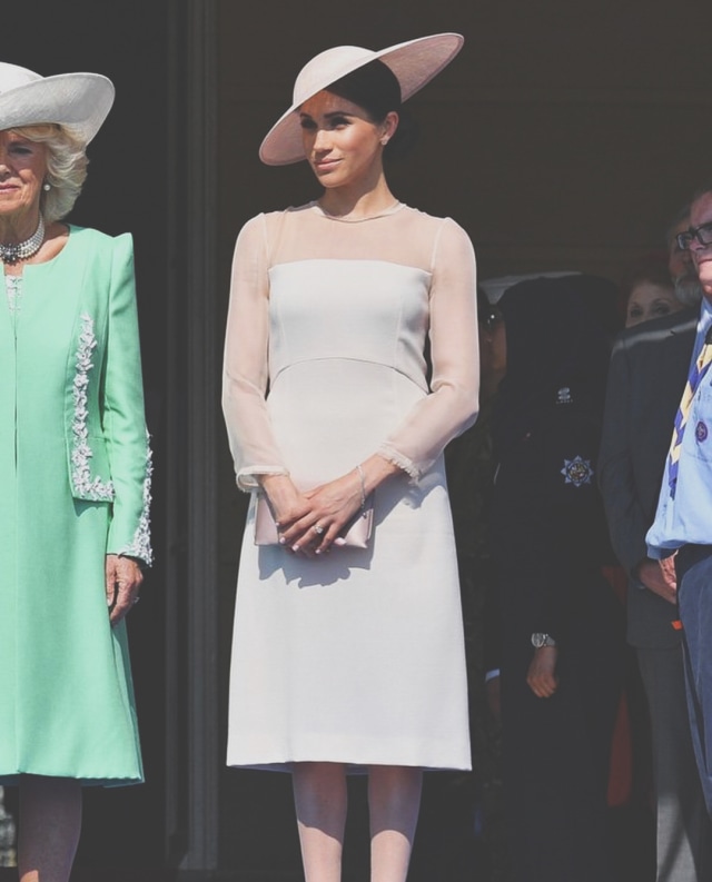 Sheer Goat Dress (Foto: dok.Instagram @duchessofsussexescloset)