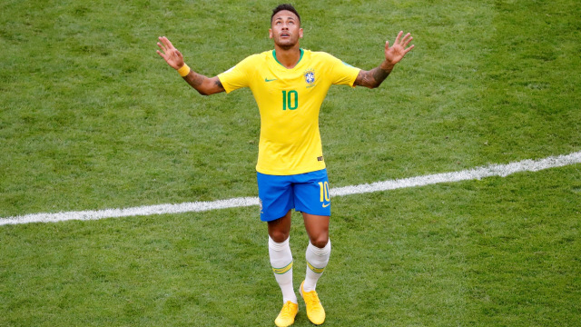 Neymar merayakan kemenangan Brasil. Foto: REUTERS/David Gray