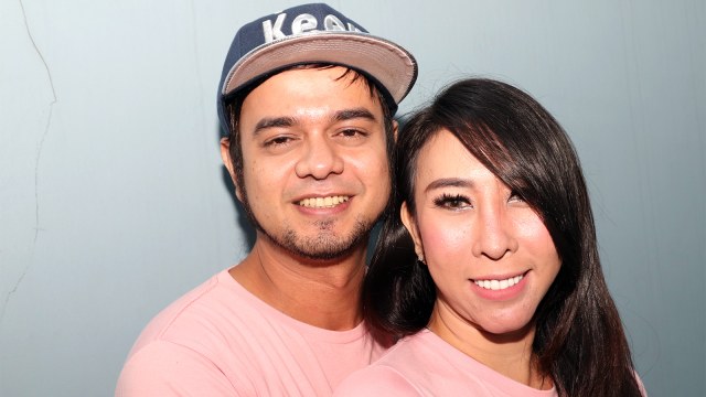 Pasangan selebritis, Rio Reifan dan Heni Monna. (Foto: Munady Widjaja)