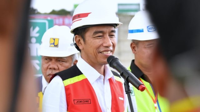 Jokowi Tinjau Bendungan Paselloreng di Wajo, Sulawesi Selatan (Foto: Biro Pers Setpres)