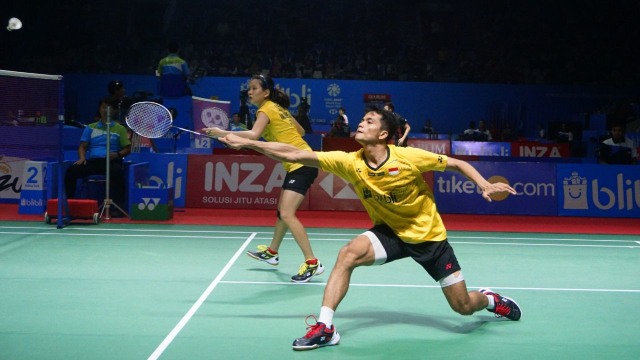 Pebulu tangkis Indonesia Ricky Karandasuwardi dan Debby Susanto pada Turnamen Bulu Tangkis Blibli Indonesian Open 2018 di Istora Senayan, Jakarta, Selasa (3/7). (Foto: Irfan Adi Saputra/kumparan)