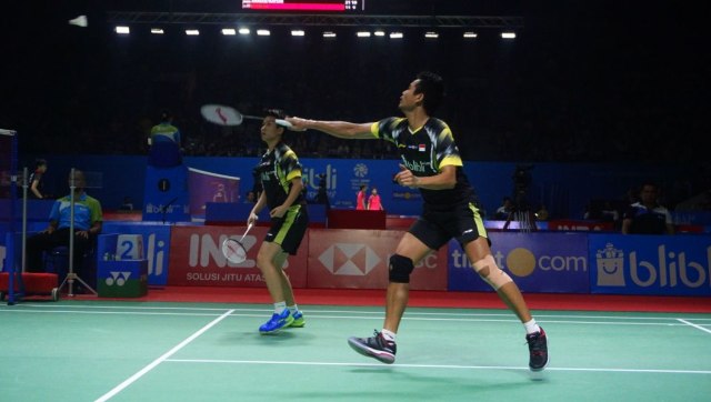Pebulu tangkis Indonesia Tontowi Ahmad dan Lilyana Natsir pada Turnamen Bulu Tangkis Blibli Indonesian Open 2018 di Istora Senayan, Jakarta, Selasa (3/7). (Foto: Irfan Adi Saputra/kumparan)