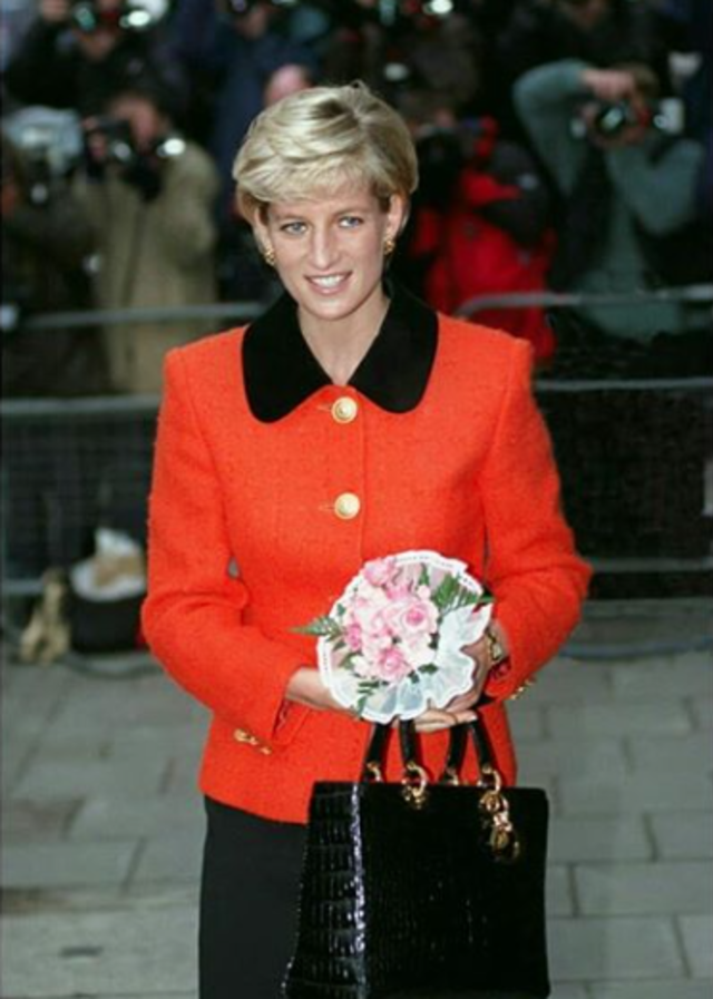 Tas Favorit Diana, Lady Dior (Foto: Instagram @princess.diana.forever)