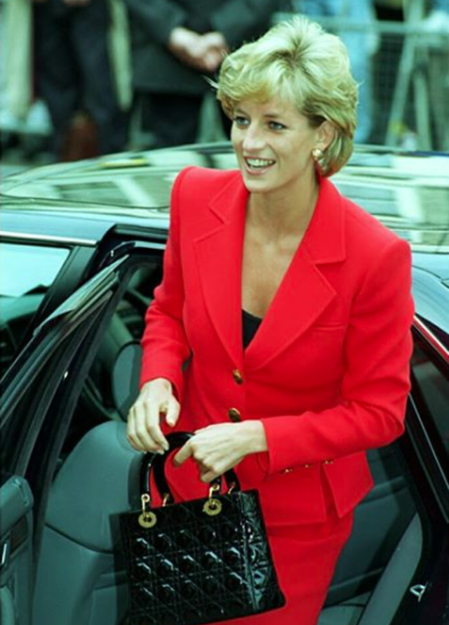 Tas Favorit Diana, Lady Dior (Foto: Instagram @princess.diana.forever)