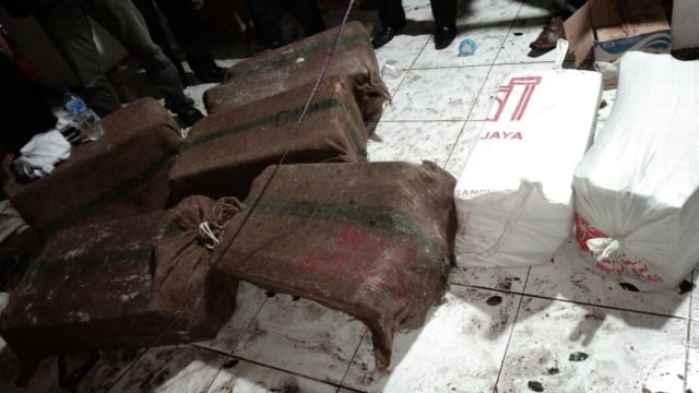 Foto uang Rp 30 M Bank Sulselbar yang diselamatkan (Foto: Dok. Corsec Bank Sulselbar)