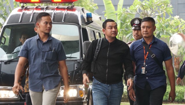 Staf Khusus Gubernur Aceh, Hendri Yuzal tiba di KPK, Jakarta. (Foto: Fanny Kusumawardhani/kumparan)