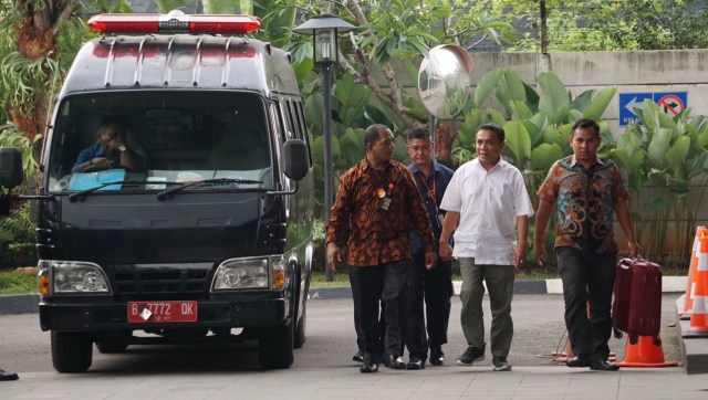 Eks Gubernur Aceh, Irwandi Yusuf, tiba di KPK. Foto: Fanny Kusumawardhani/kumparan