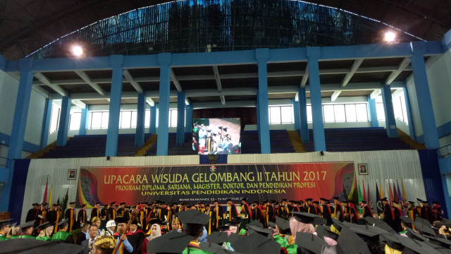 Siapakah Yang Lebih Layak Mendapat Gelar Sarjana Pendidikan ?