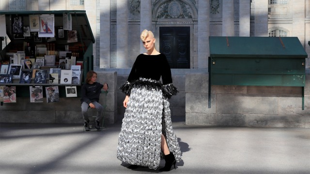 Koleksi Chanel Haute Couture Fall/Winter 2018-19. (Foto: Reuters/Gonzalo Fuentes)