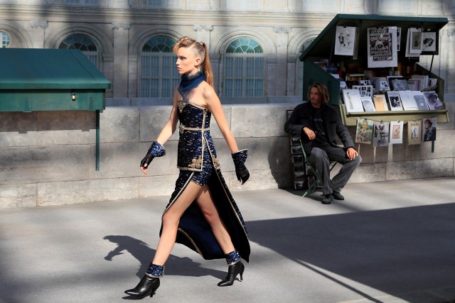 Koleksi Chanel Haute Couture Fall/Winter 2018-19. (Foto: Reuters/Gonzalo Fuentes)